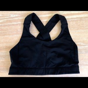 Black Lululemon Sports Bra SIZE: 4